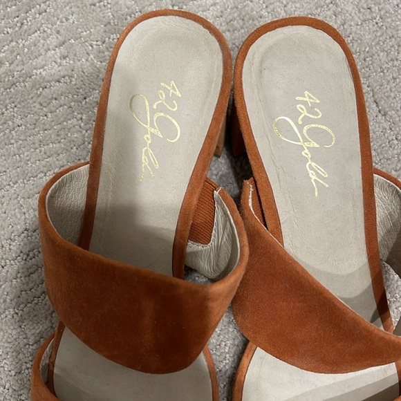 42Gold Libya Suede Dress Sandal, Size 7.5 - Picture 6 of 10
